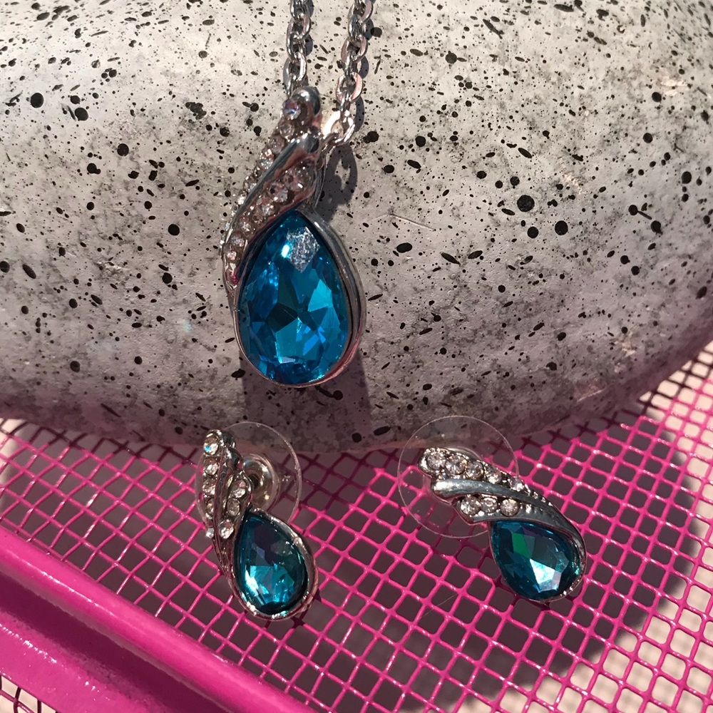 Peacock Design 3K Blue CZ 💎 Stone Necklace Set